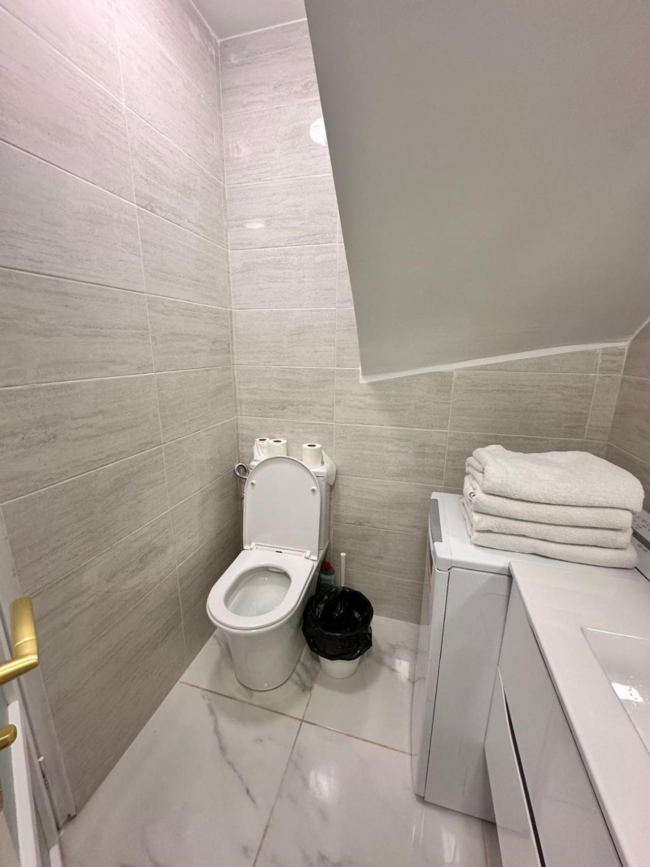Appartement Calme Moderne Proche De Disneyland Wifi & Cafe Gratuit & Arrivee Autonome Бюсси-Сен-Жорж Экстерьер фото