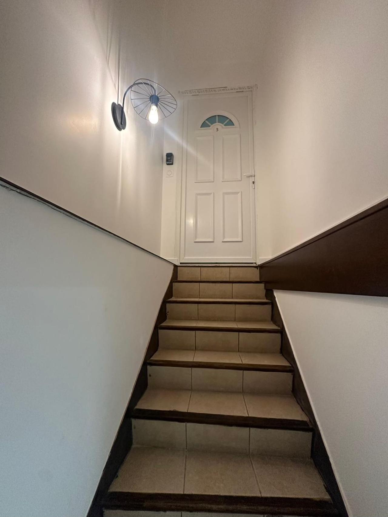 Appartement Calme Moderne Proche De Disneyland Wifi & Cafe Gratuit & Arrivee Autonome Бюсси-Сен-Жорж Экстерьер фото