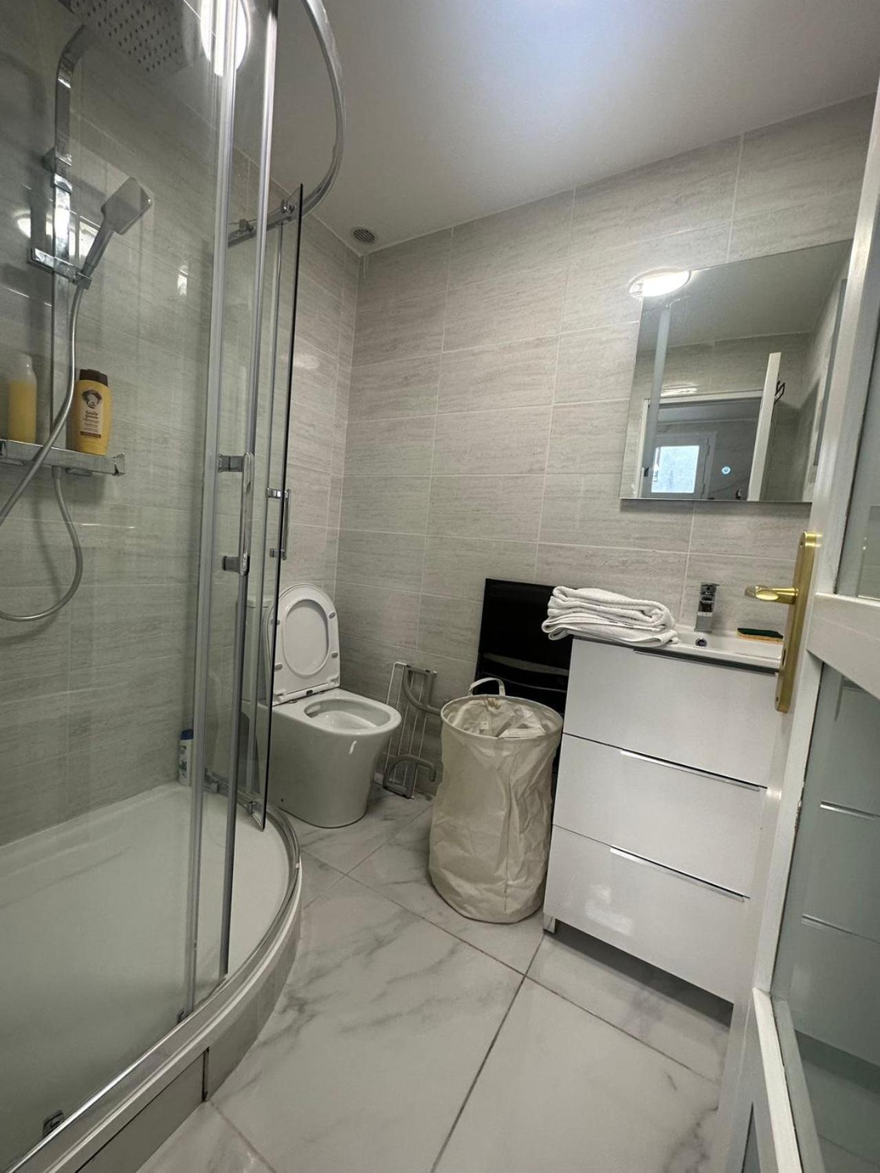 Appartement Calme Moderne Proche De Disneyland Wifi & Cafe Gratuit & Arrivee Autonome Бюсси-Сен-Жорж Экстерьер фото