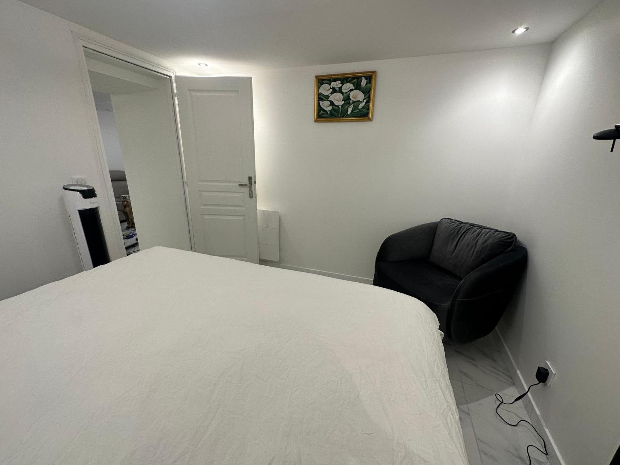 Appartement Calme Moderne Proche De Disneyland Wifi & Cafe Gratuit & Arrivee Autonome Бюсси-Сен-Жорж Экстерьер фото